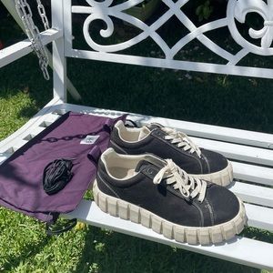 eyetys odessa platform sneaker black and white